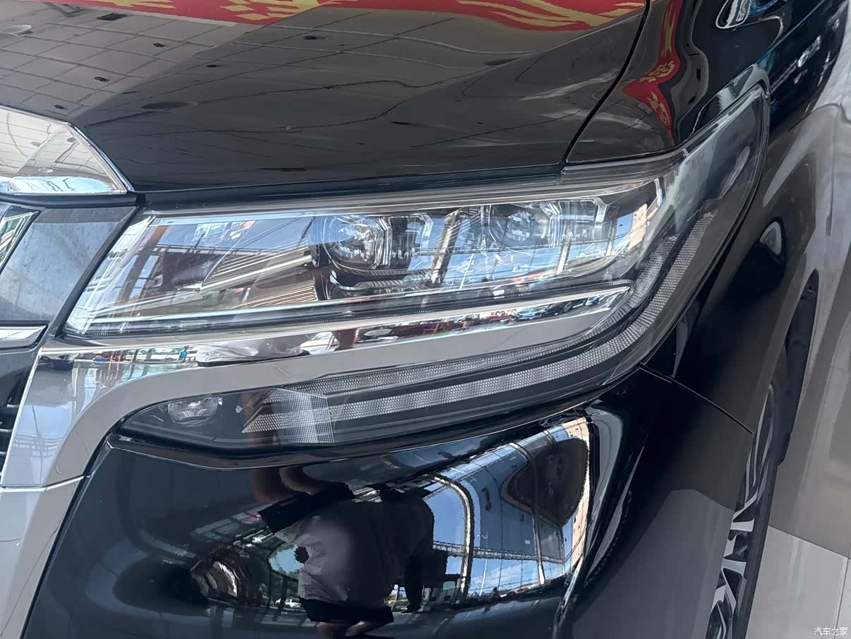Toyota Alphard, 2018 3