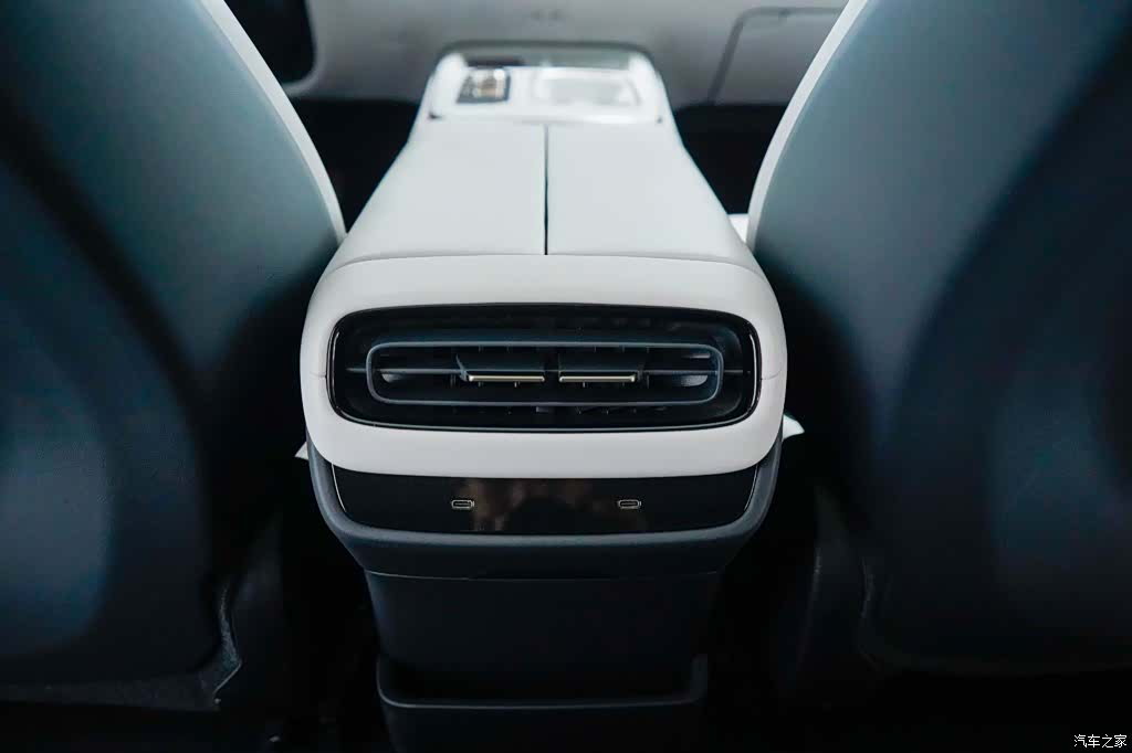 Xiaomi SU7, 2025 15