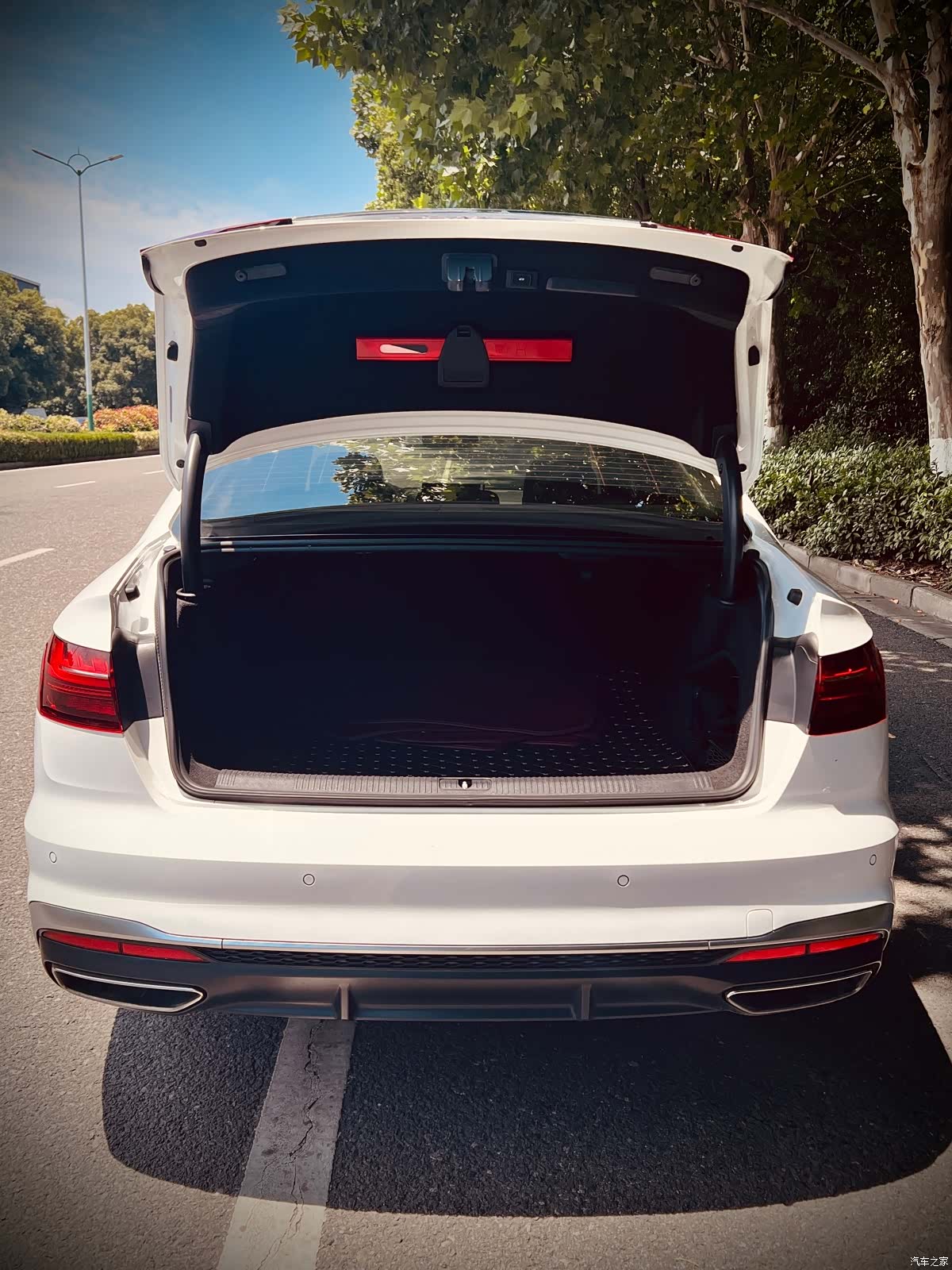 Audi A4L, 2021 7