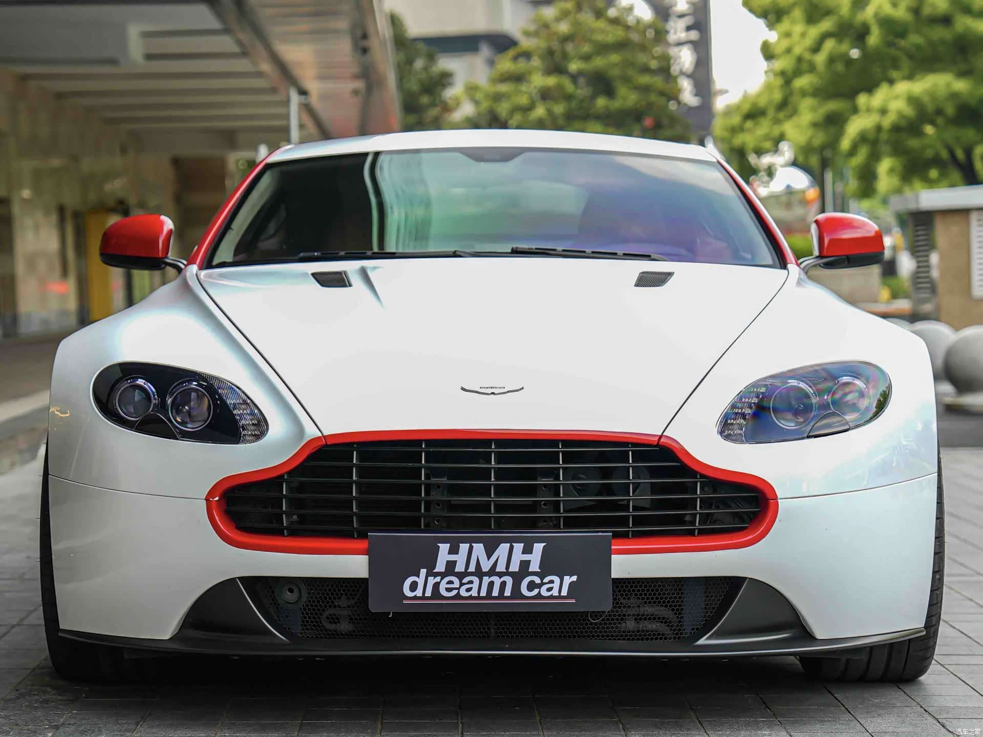 Aston Martin Vantage, 2017 2