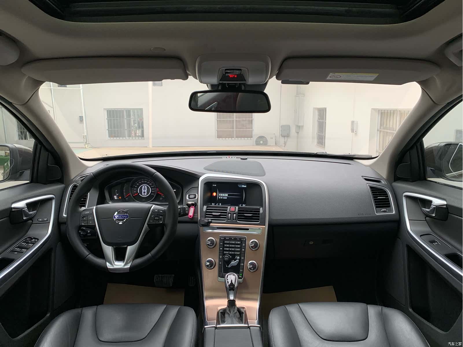 Volvo XC60, 2015 все фото