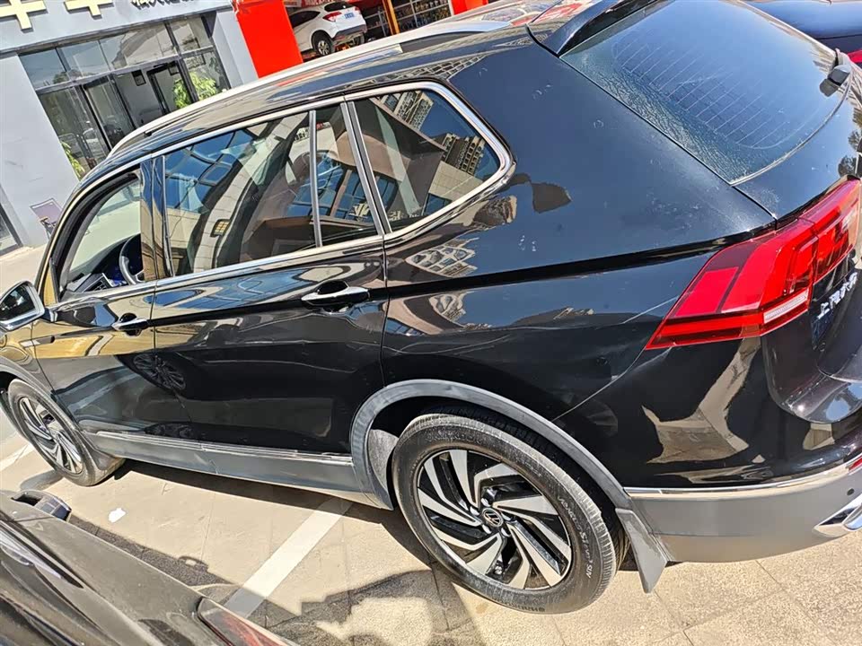 Volkswagen Tiguan L