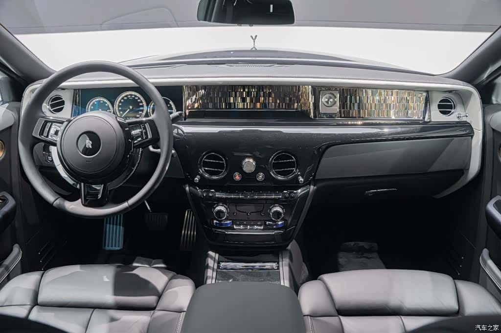 Rolls-Royce Phantom, 2021 10