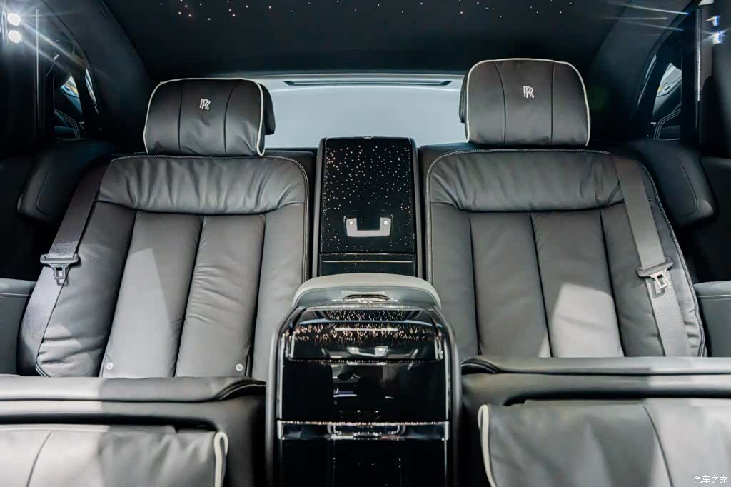 Rolls-Royce Phantom, 2021 13
