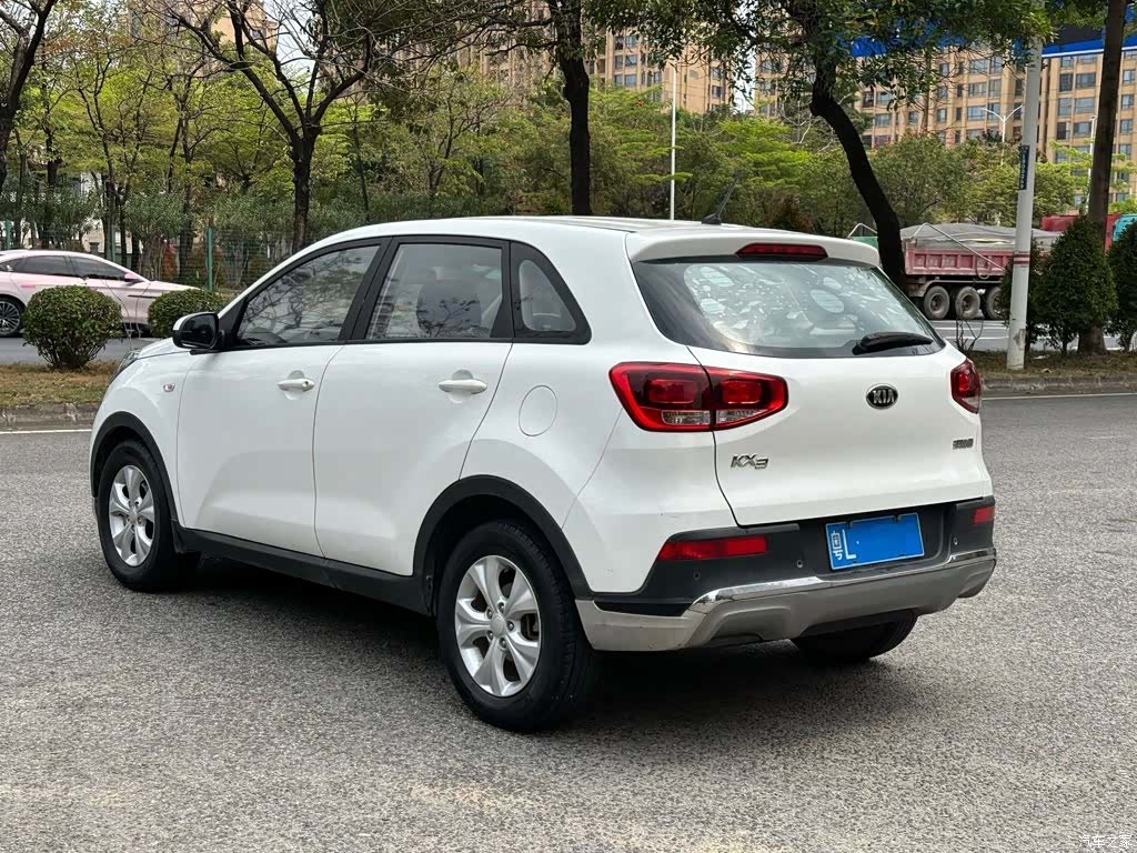 Kia KX3, 2015 12