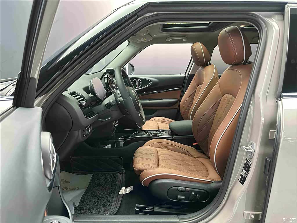 Mini Clubman, 2023 все фото