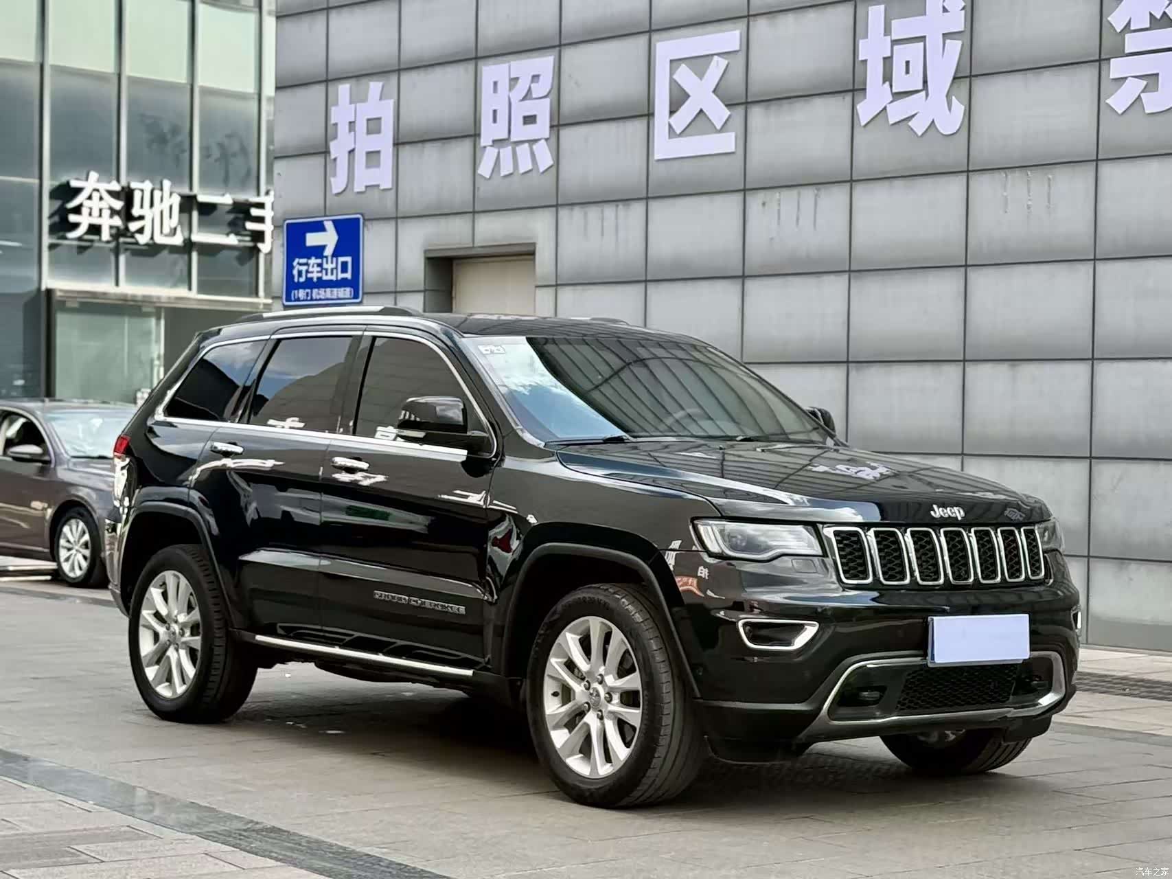 Jeep Grand Cherokee, 2019 3