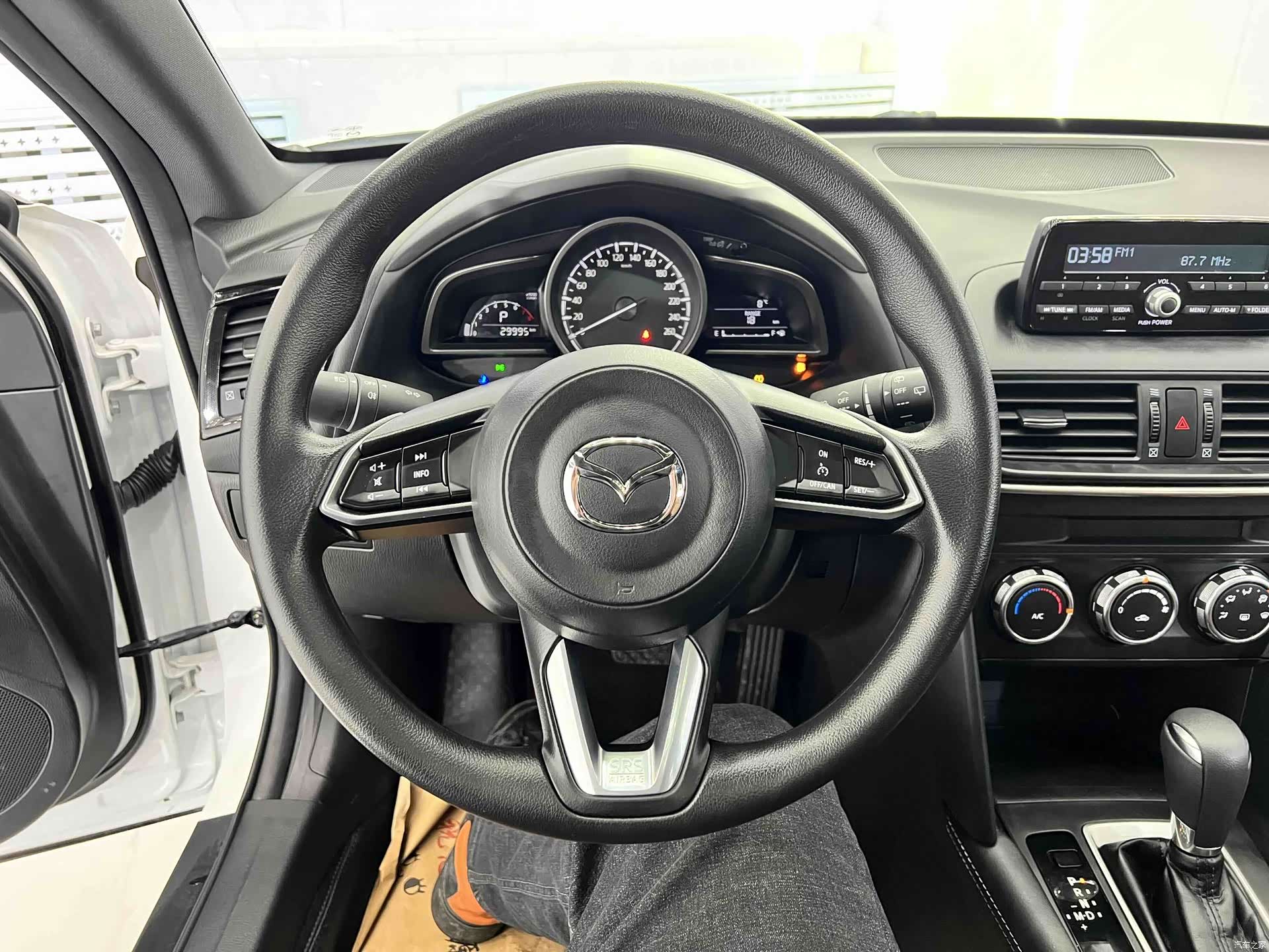 Mazda CX-4, 2023 9