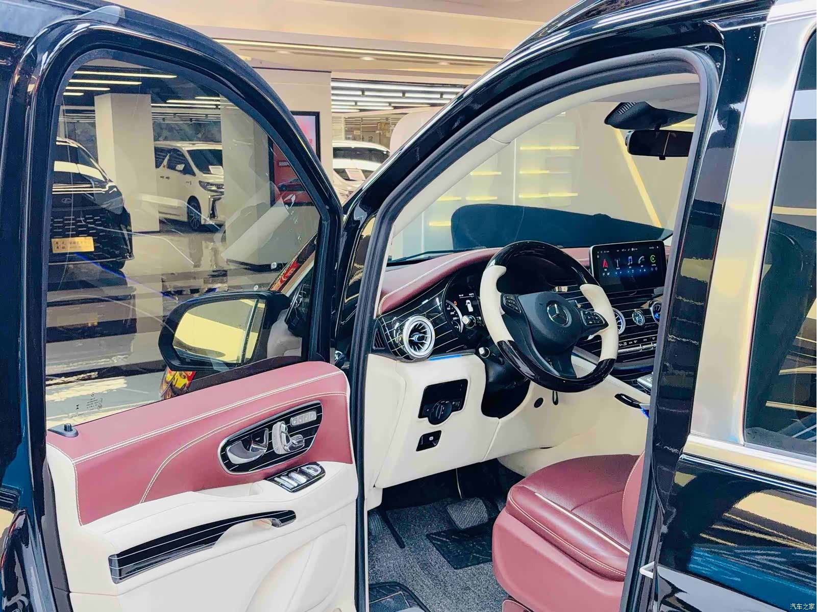Mercedes-Benz 7, 2024 6