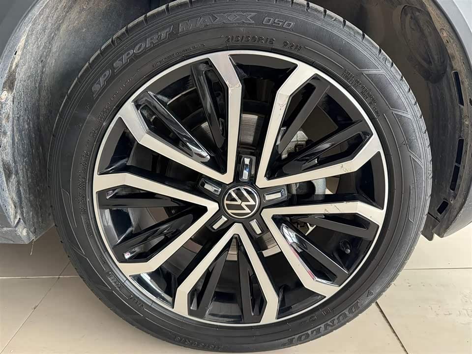 Volkswagen T-ROC exploring Songs