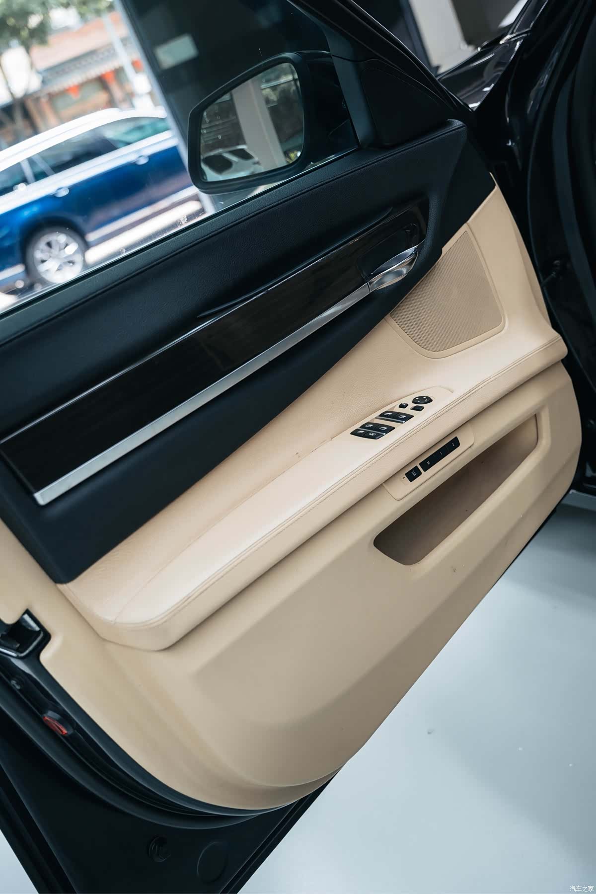 BMW 7 Series, 2011 15