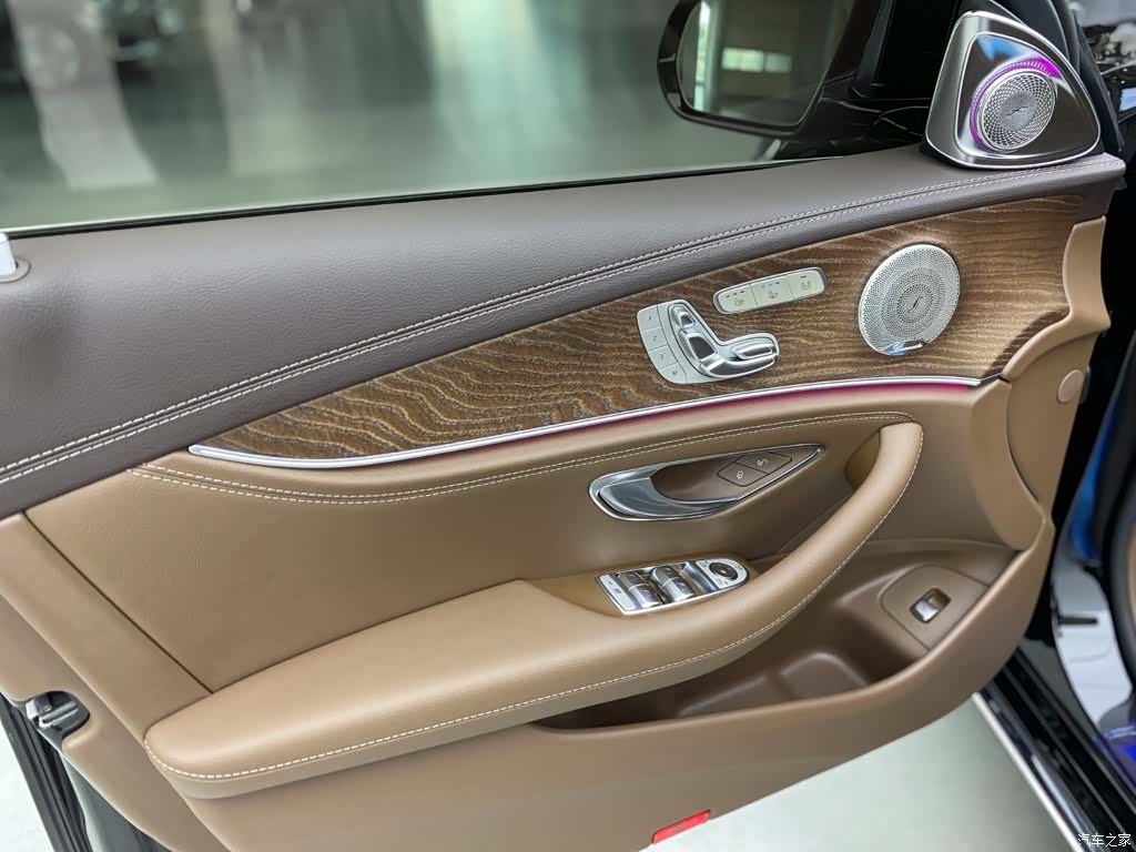 Mercedes-Benz E-Class, 2023 21