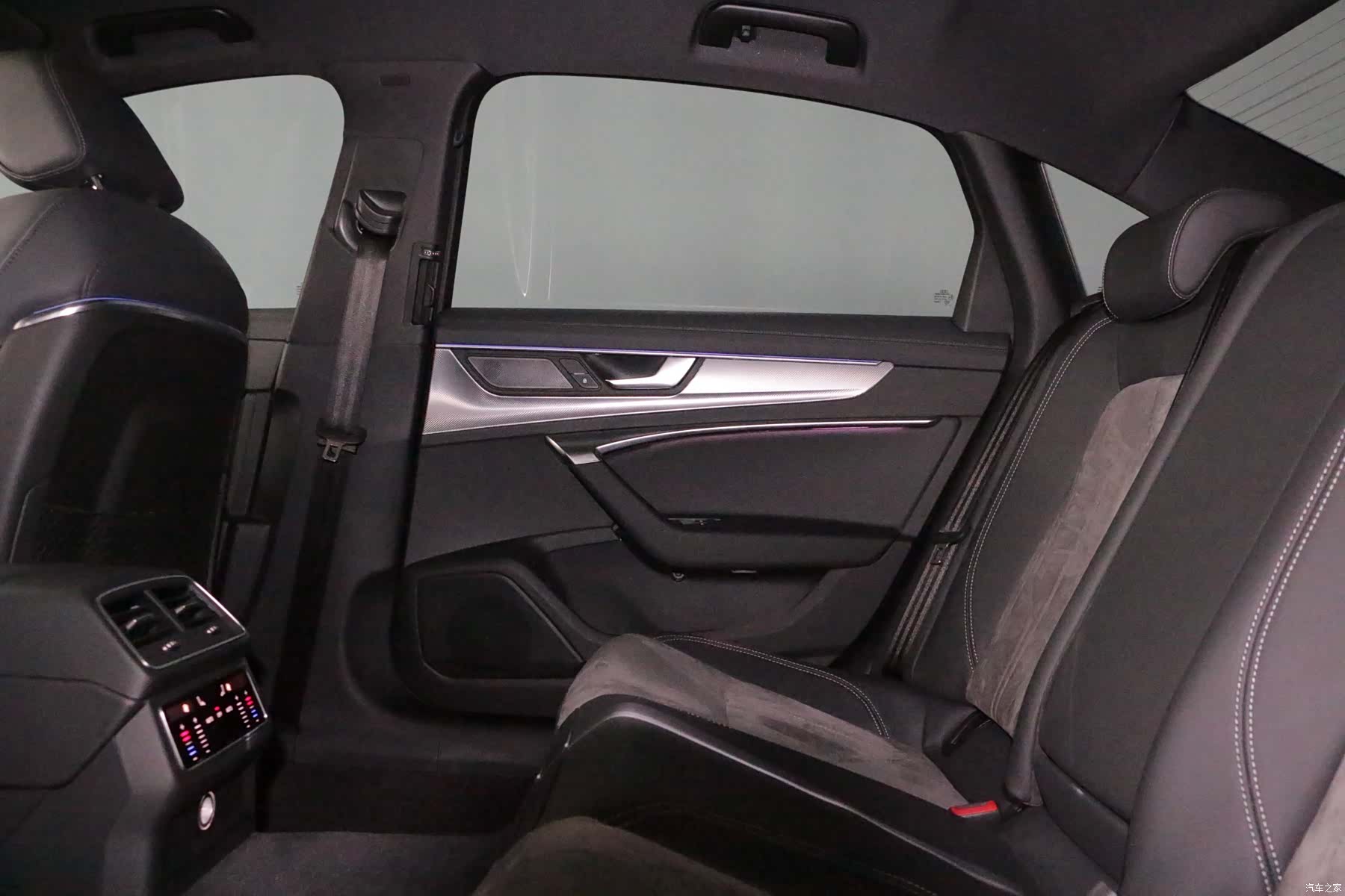 Audi A6L, 2022 8