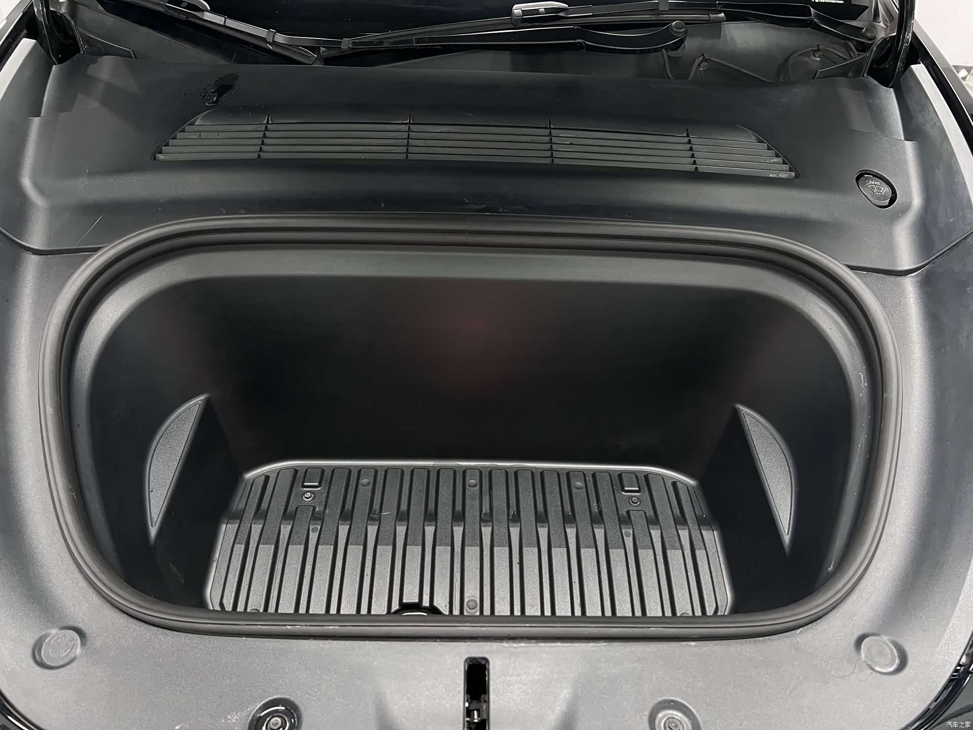 Tesla Model Y, 2022 9