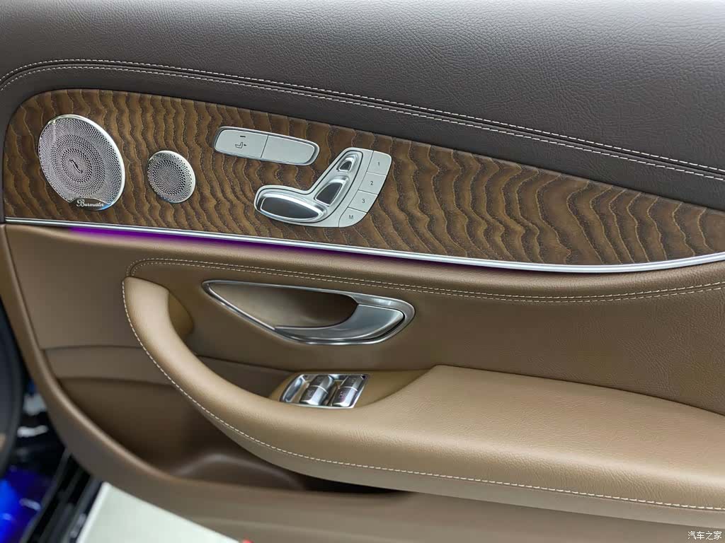 Mercedes-Benz E-Class, 2023 23