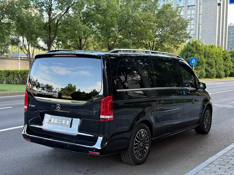 Mercedes-Benz V-class