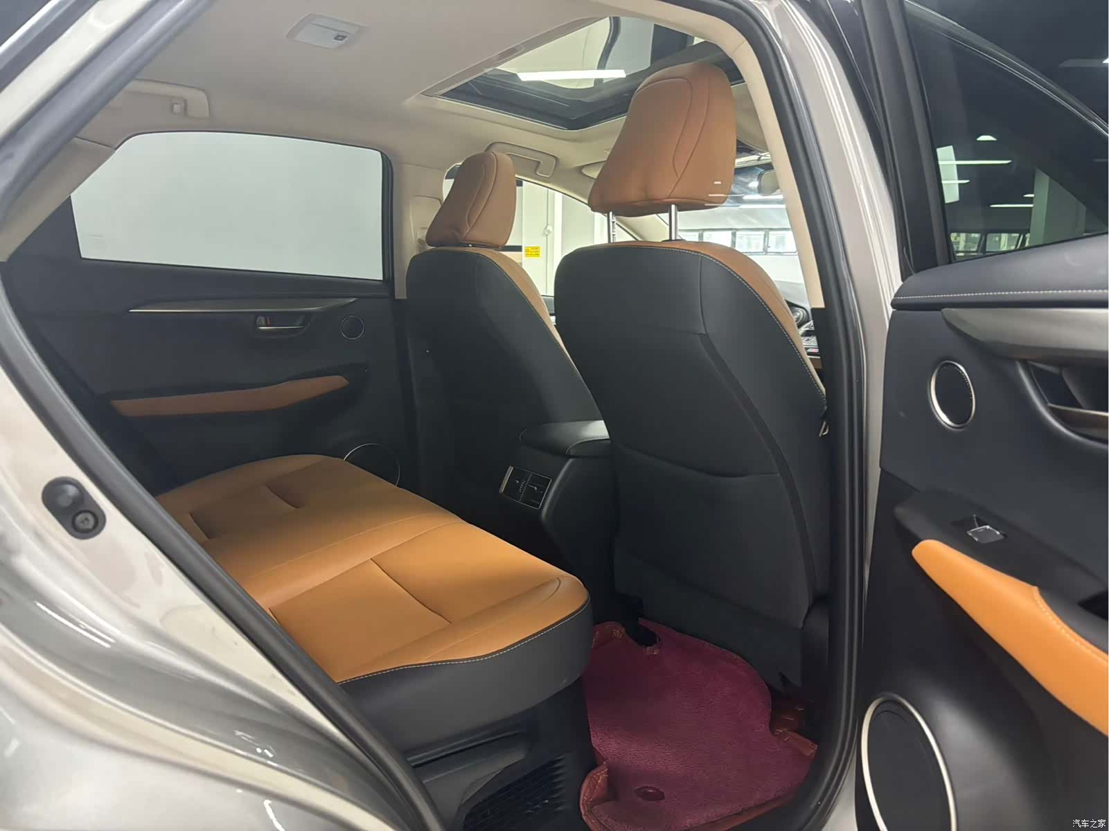 Lexus NX, 2019 10