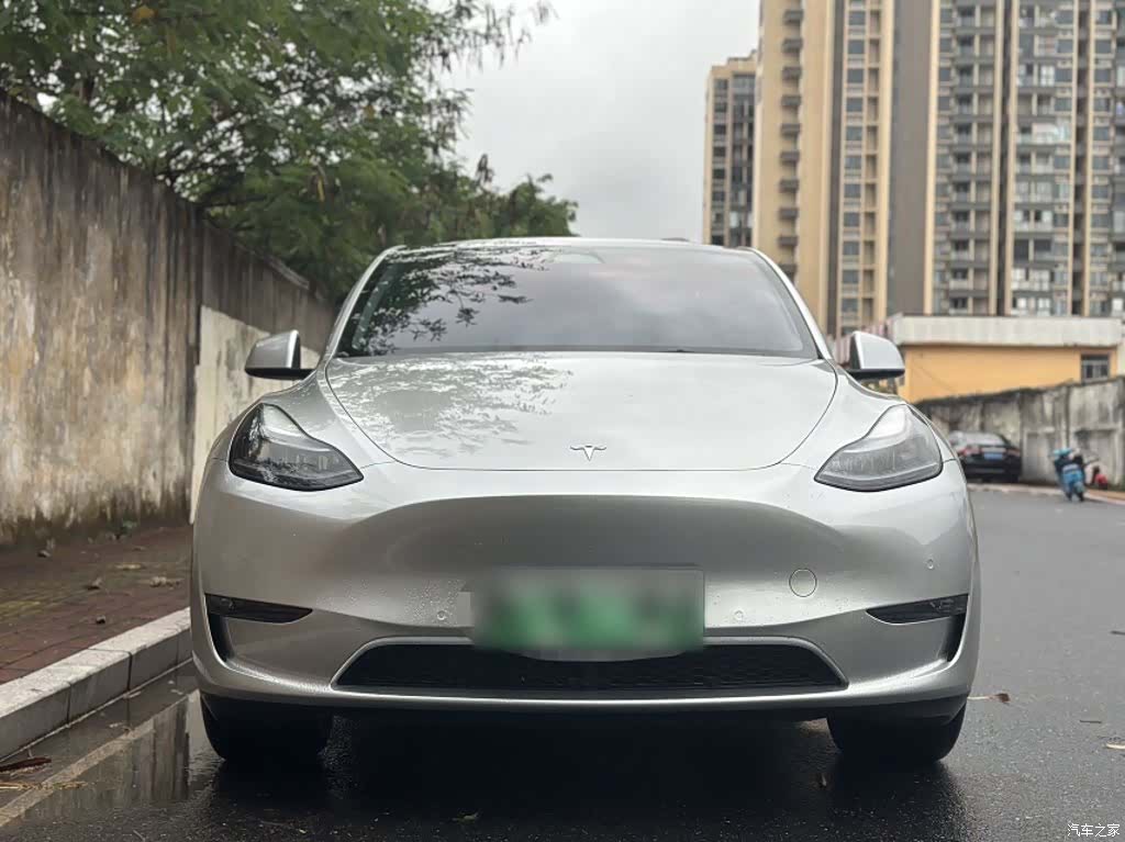 Tesla Model Y, 2024 10