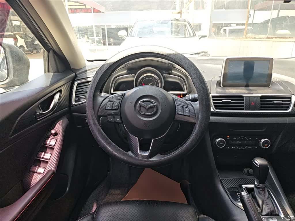 Mazda Mazda3, 2015 11
