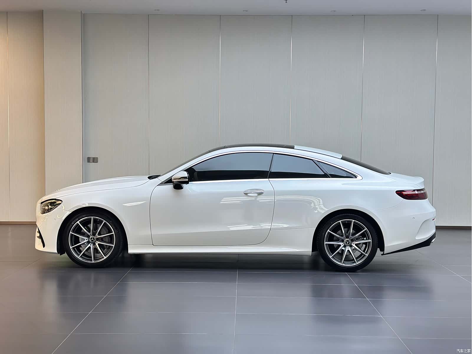 Mercedes-Benz E-Class, 2024 7