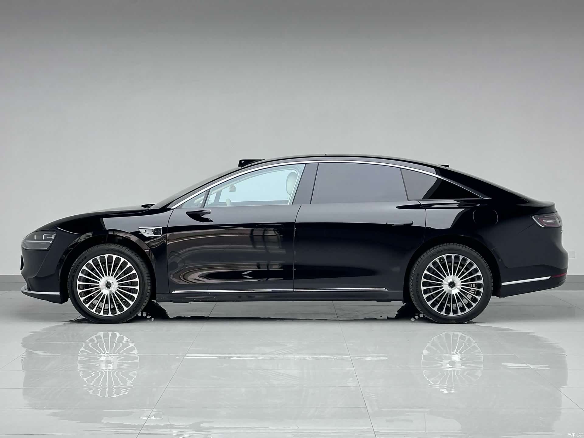 Stelato S9, 2025 8