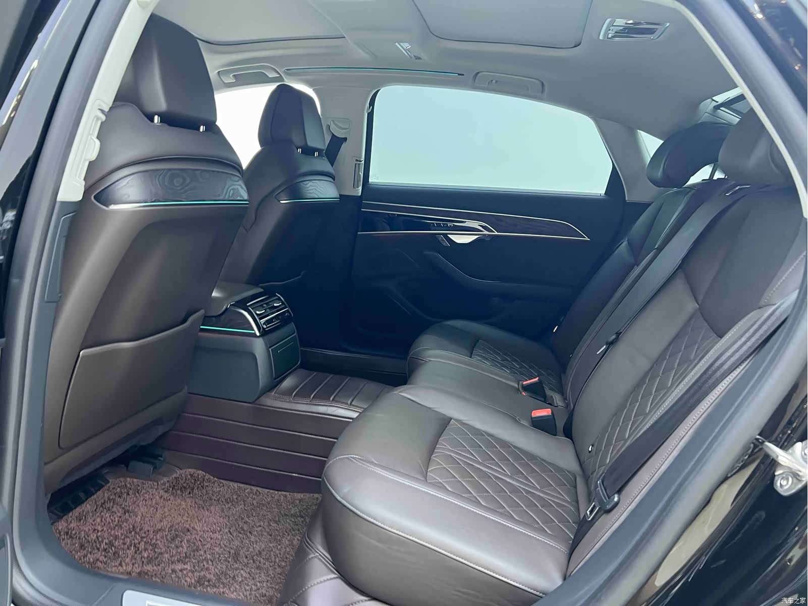 Audi A8L, 2022 19
