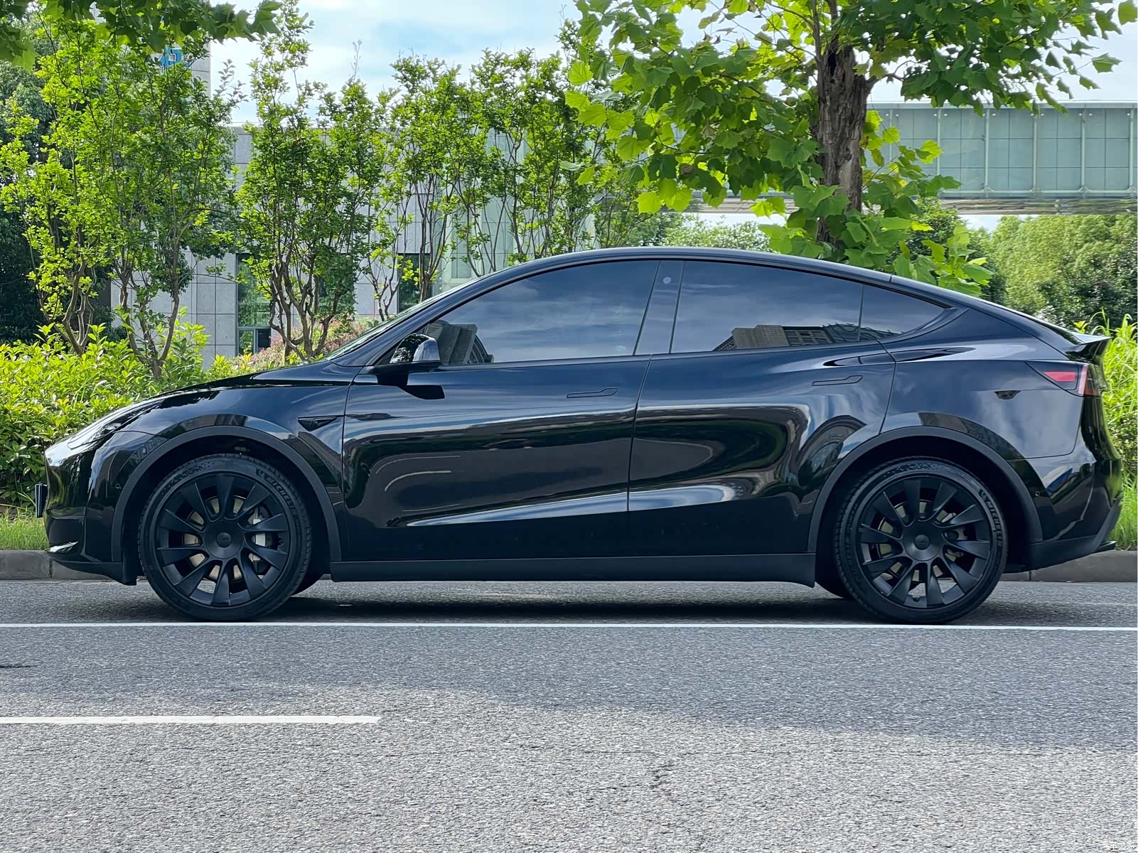 Tesla Model Y, 2023 все фото