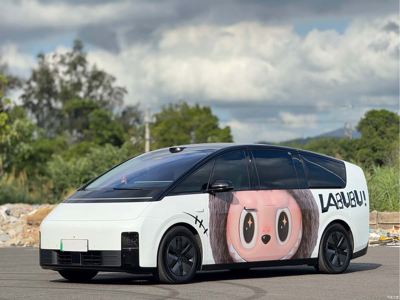 Li Auto MEGA, 2025 1