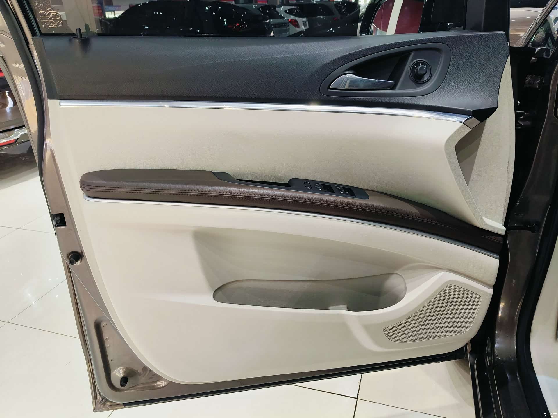 Buick GL8, 2022 8