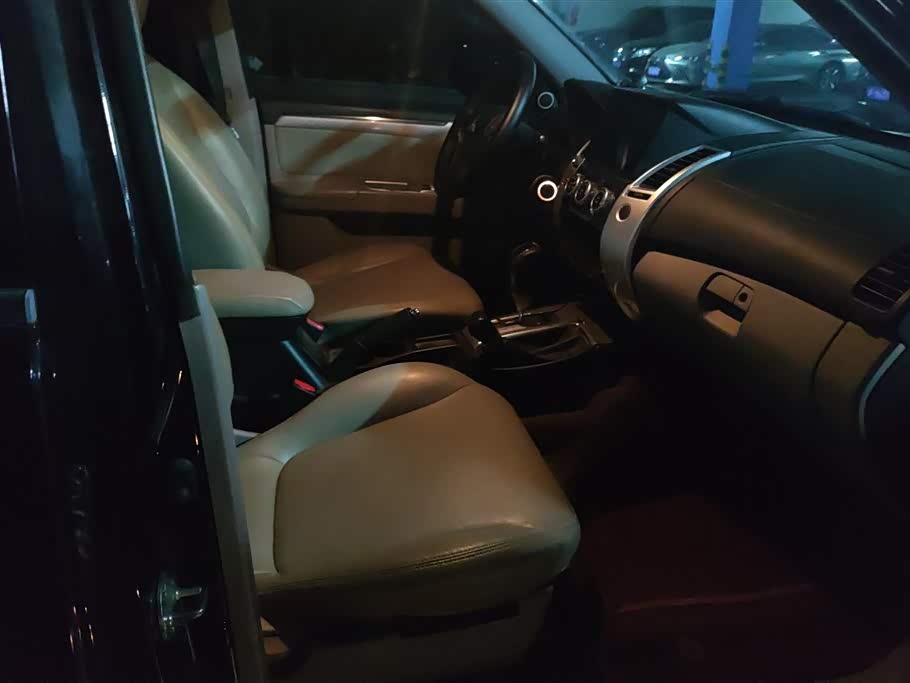 Mitsubishi Pajero Jinchang