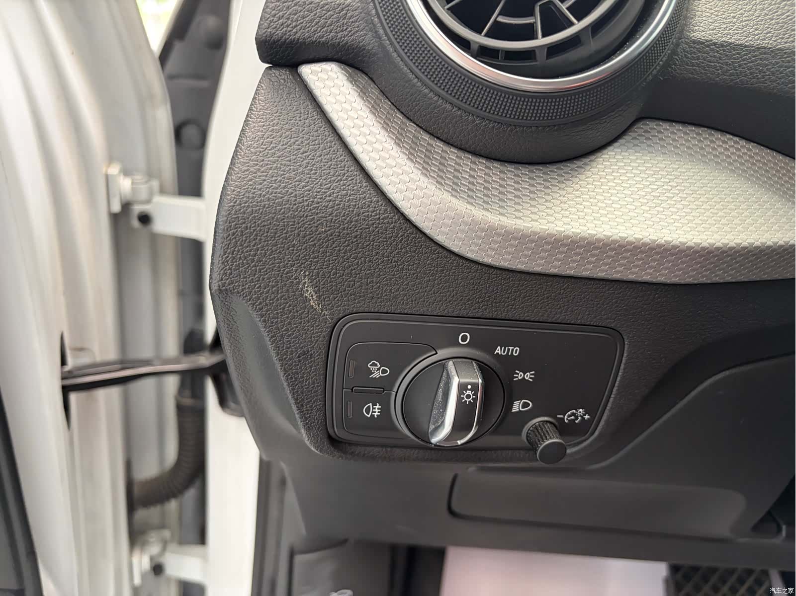 Audi Q2L, 2021 9
