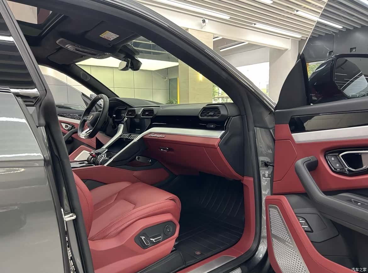 Lamborghini Urus, 2019 4