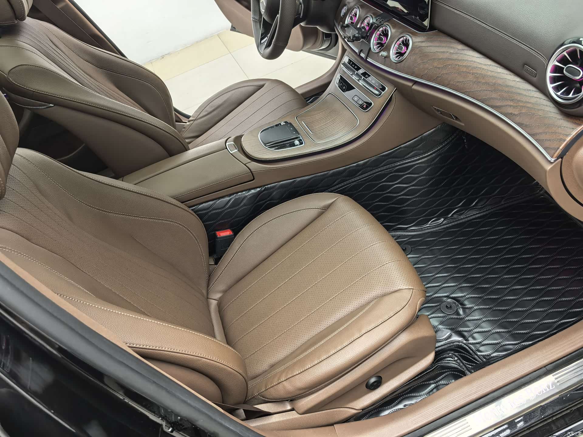 Mercedes-Benz E-Class, 2023 10