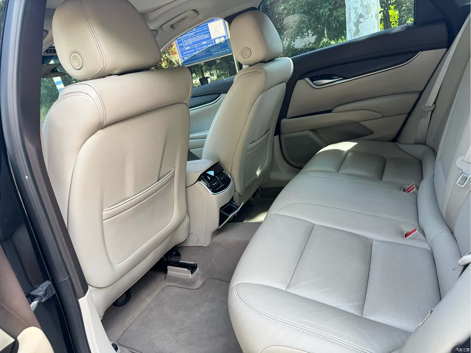 Cadillac XTS, 2015 8