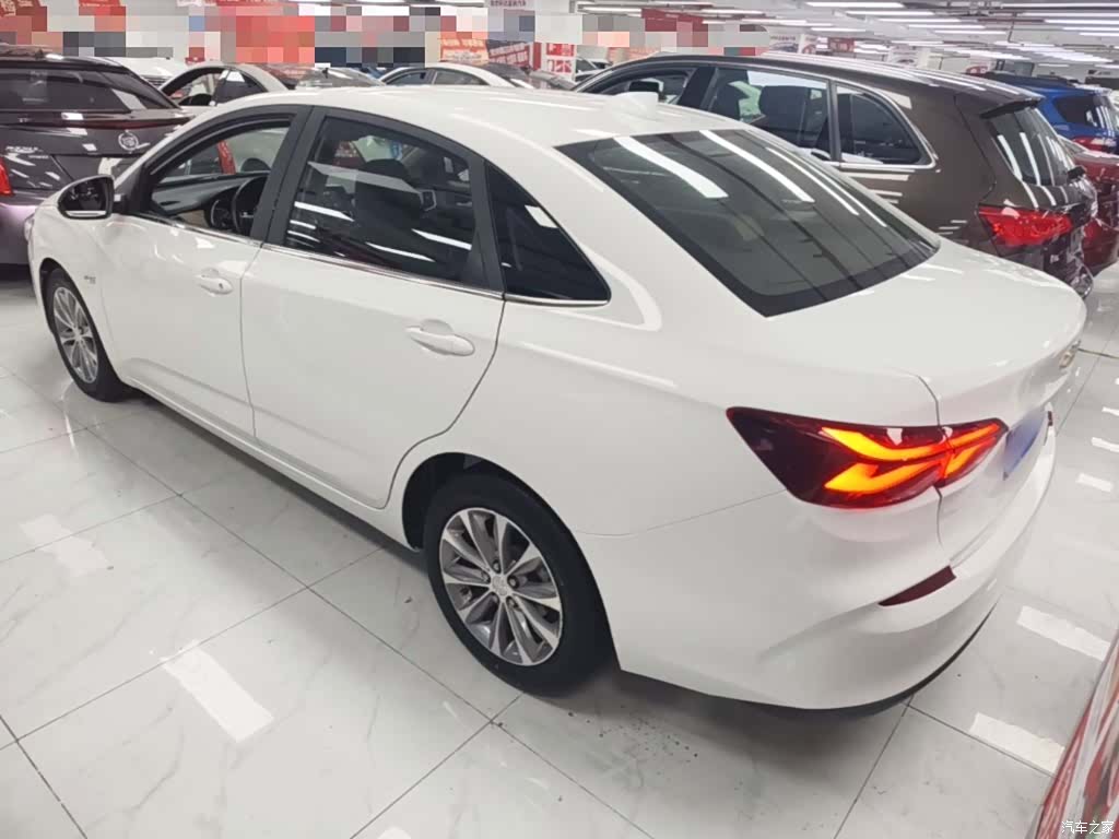 Chevrolet 320, 2021 все фото