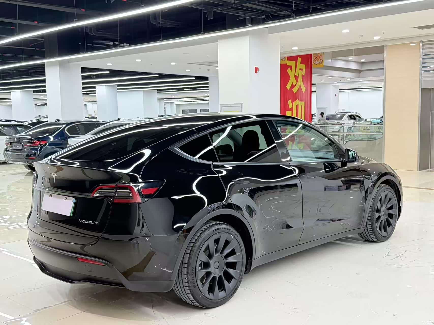 Tesla Model Y, 2021 4