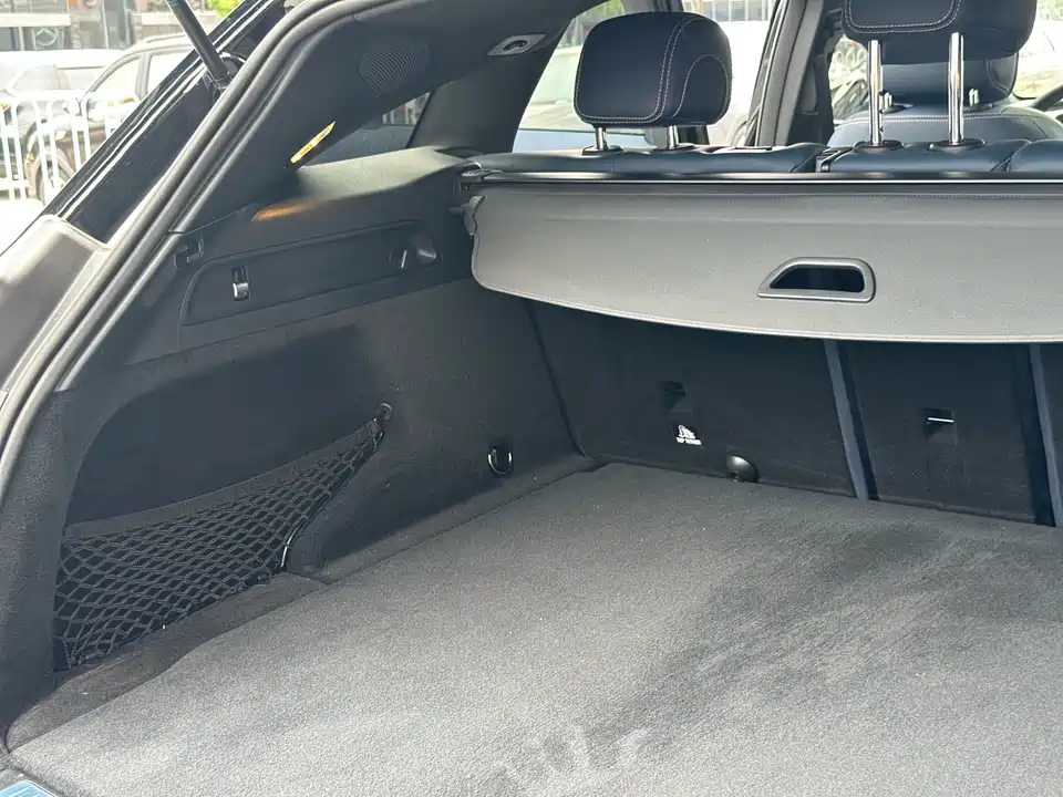 Mercedes-Benz EQC Mercedes-Benz EQC