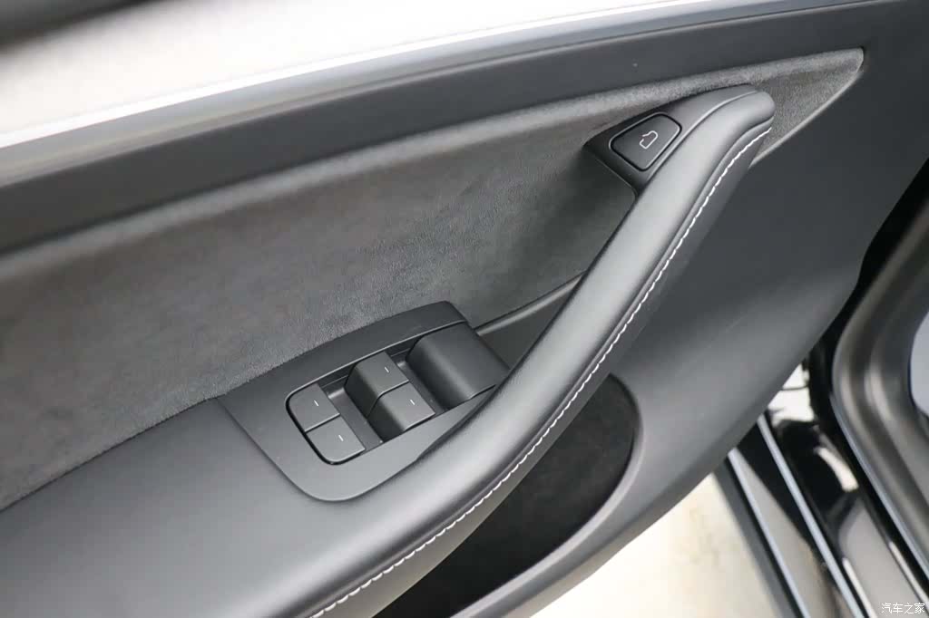Tesla Model Y, 2024 11