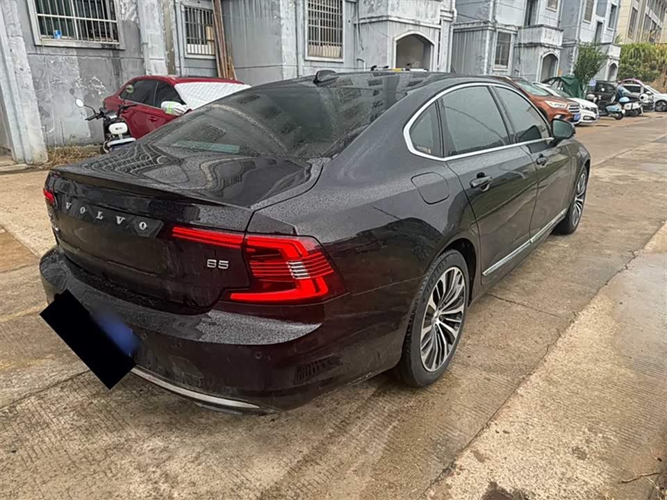 Volvo S90