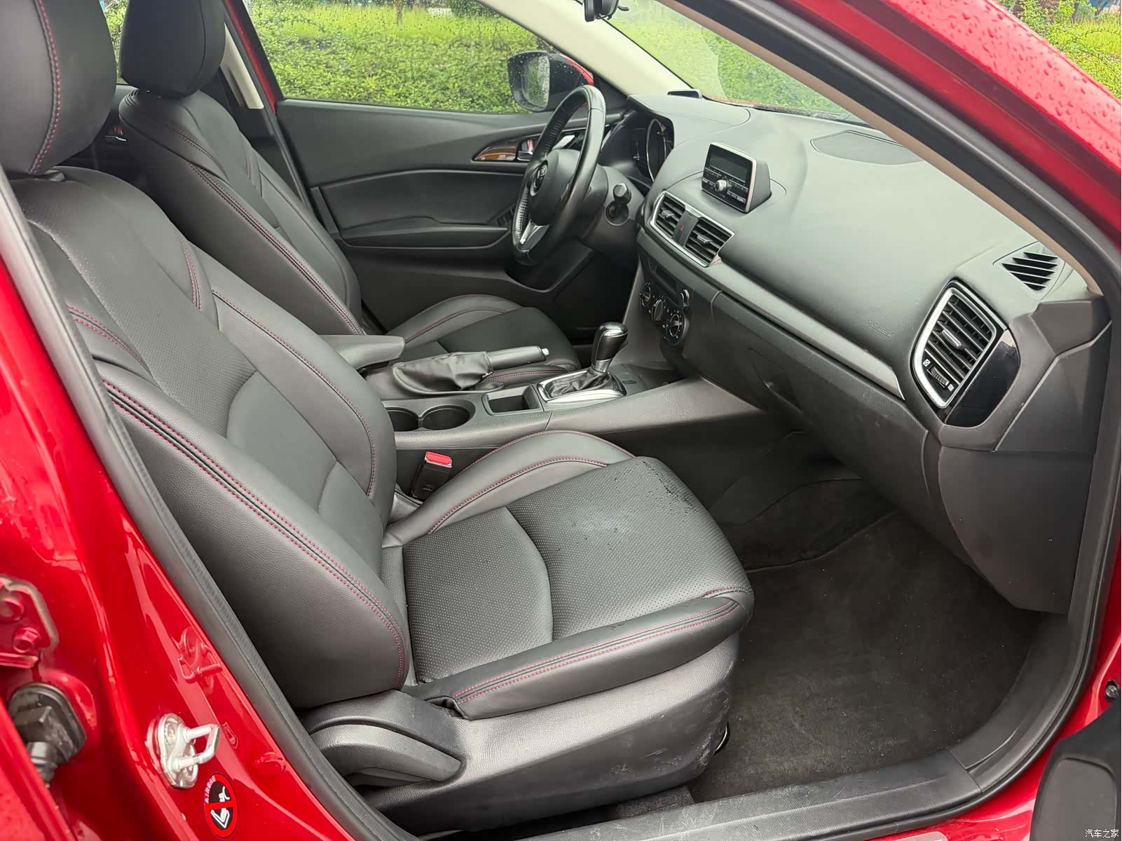 Mazda Mazda3, 2015 12