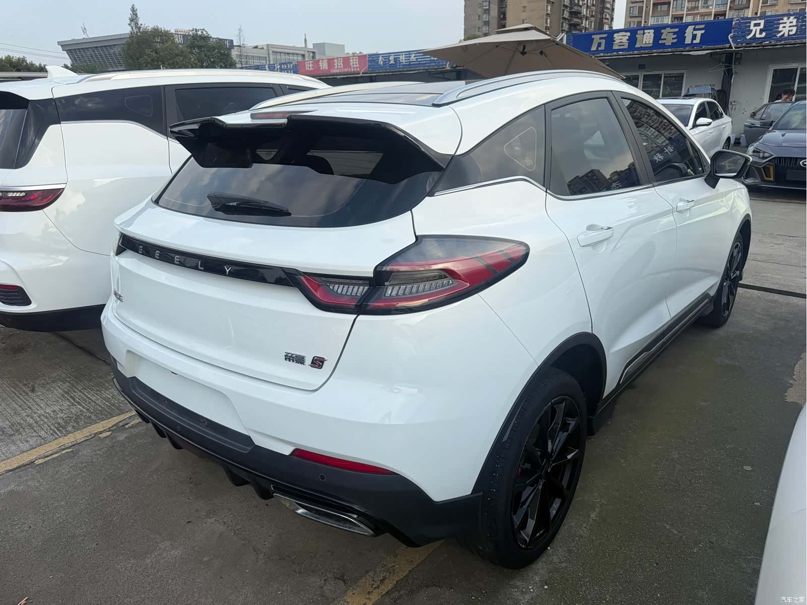 Geely Emgrand, 2022 16