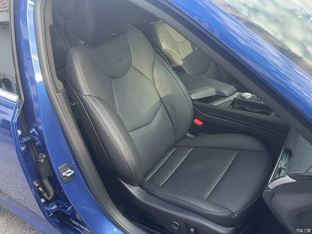 Cadillac CT5, 2021 3