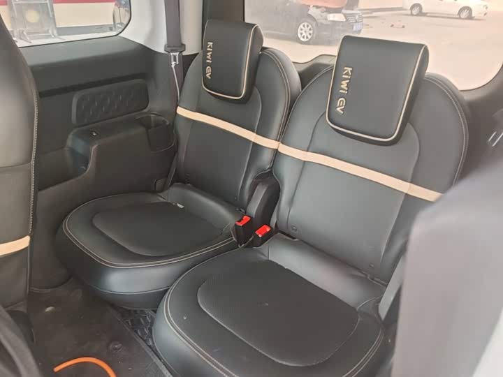Baojun KiWi EV 2021 she ji shi san yuan li