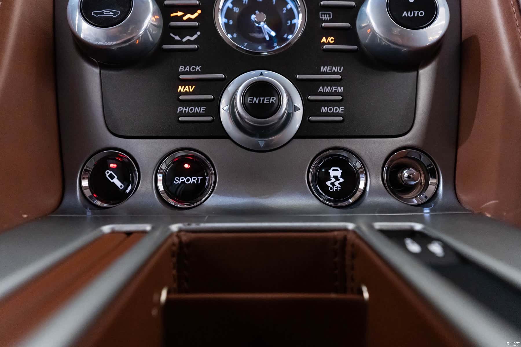 Aston Martin DB9, 2016 16