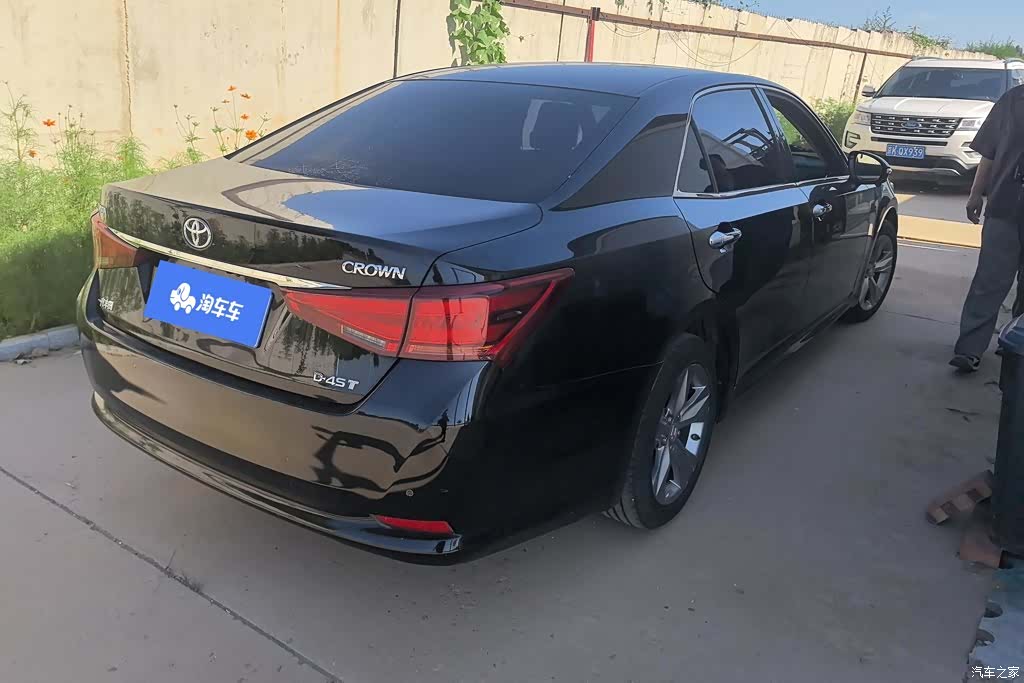 Toyota Crown, 2016 3