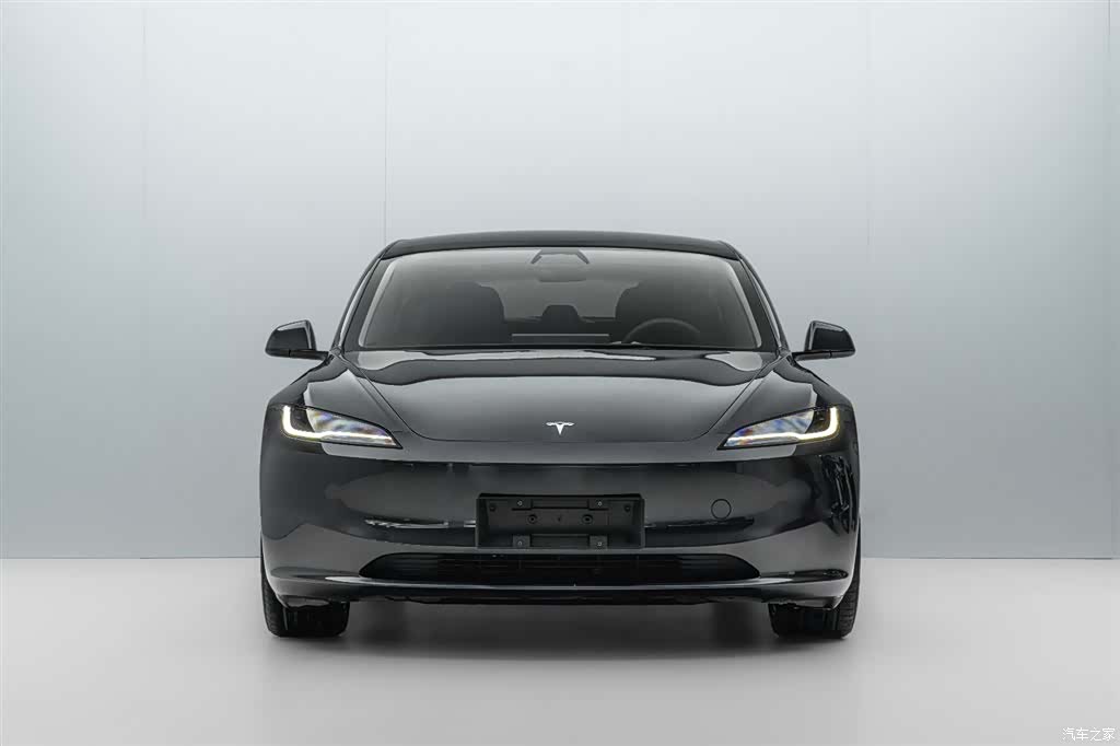 Tesla Model 3, 2025 2
