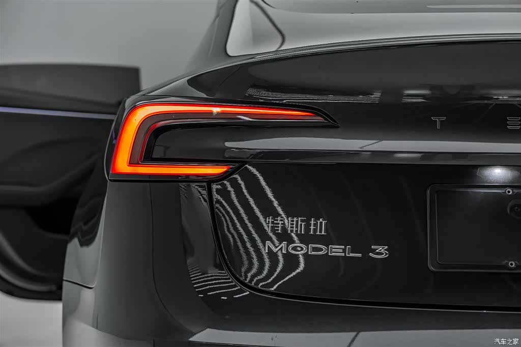 Tesla Model 3, 2025 28