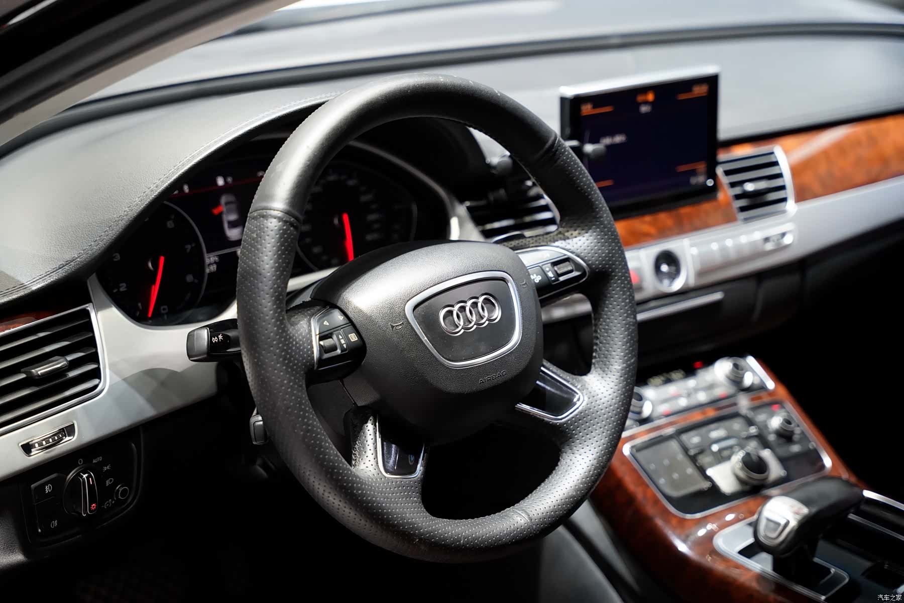 Audi A8L, 2014 9