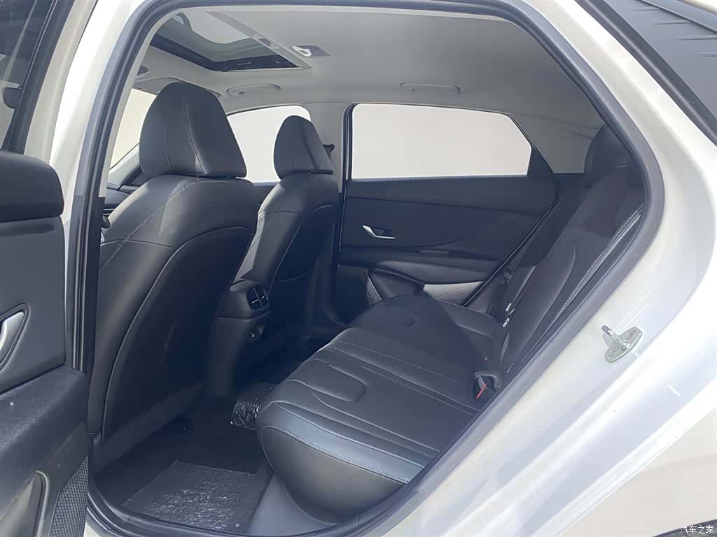 Hyundai Elantra, 2022 8