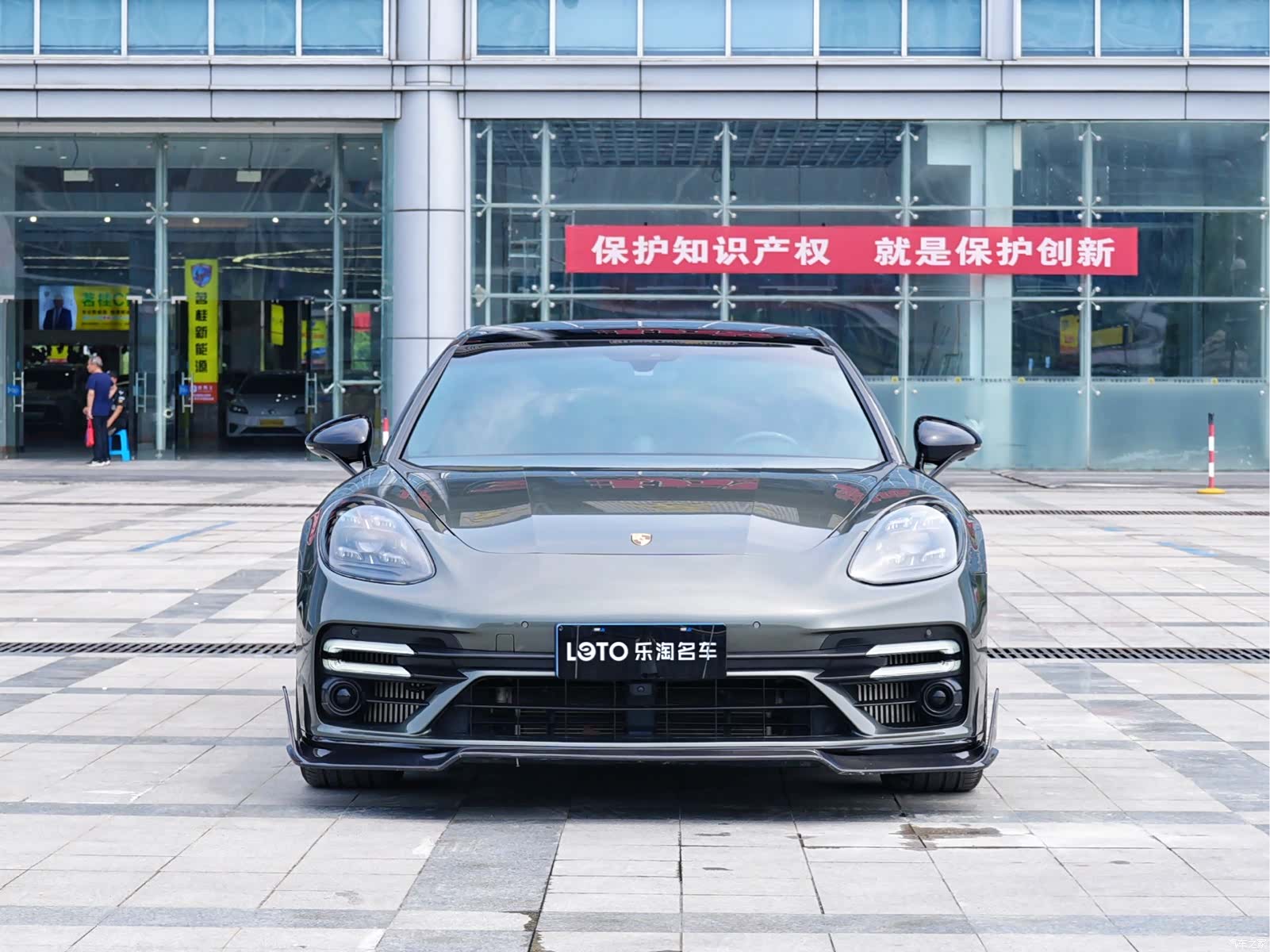 Porsche Panamera, 2022 2